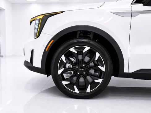 Used 2024 Kia Sorento SX FWD image 9