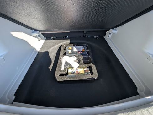 Used 2019 Jeep Compass Latitude w/ Cold Weather Group image 38