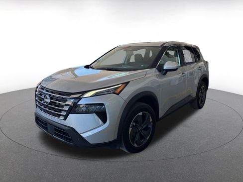 Used 2025 Nissan Rogue SV image 4