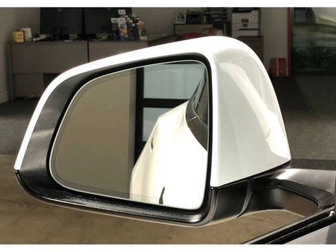 Used 2024 Tesla Model Y Long Range image 30