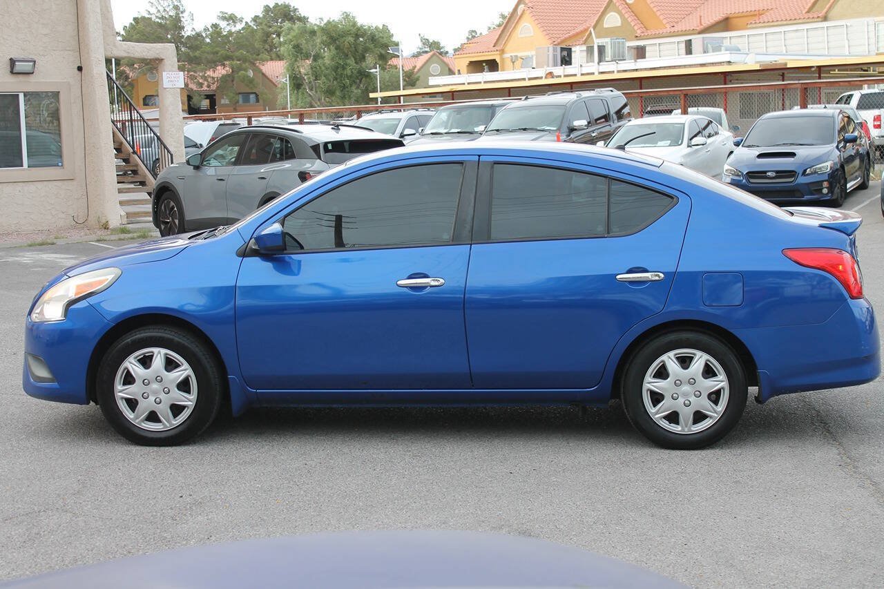 Used 2015 Nissan Versa SV FWD image 5