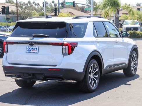 New 2026 Ford Explorer ST-Line RWD image 4