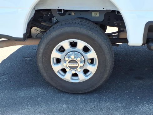 Used 2023 Ford F350 XLT w/ FX4 Off-Road Package AWD/4WD image 19