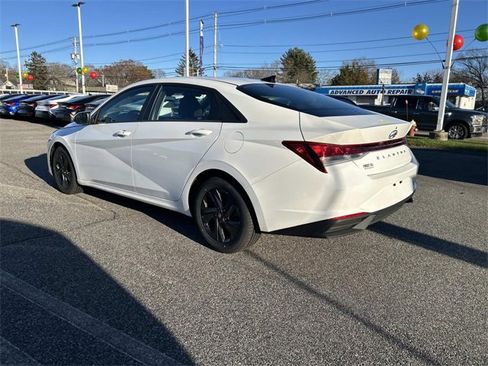 Certified 2023 Hyundai Elantra SEL image 5