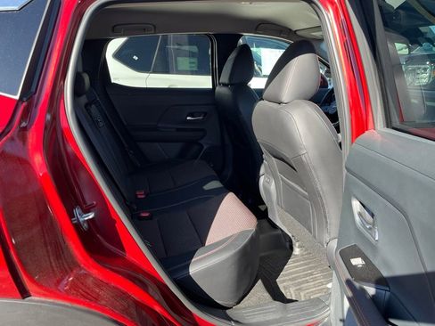Used 2025 Nissan Kicks SR AWD/4WD image 3