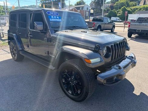 Used 2021 Jeep Wrangler Unlimited Sahara AWD/4WD image 9