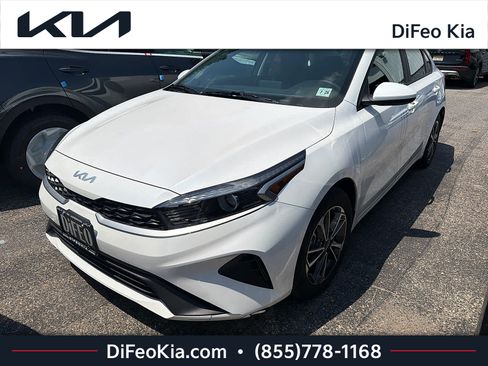Certified 2023 Kia Forte LXS FWD image 1