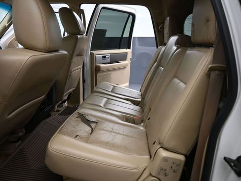 Used 2014 Ford Expedition EL XLT w/ Equipment Group 202A image 16