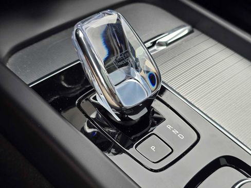 Certified 2024 Volvo XC60 T8 Ultimate w/ Protection Package Premier AWD/4WD image 30