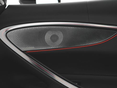 Used 2025 McLaren Artura Spider RWD image 22