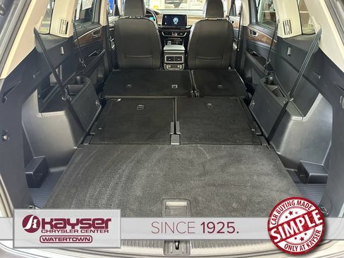 Used 2025 Volkswagen Atlas SE AWD/4WD image 37
