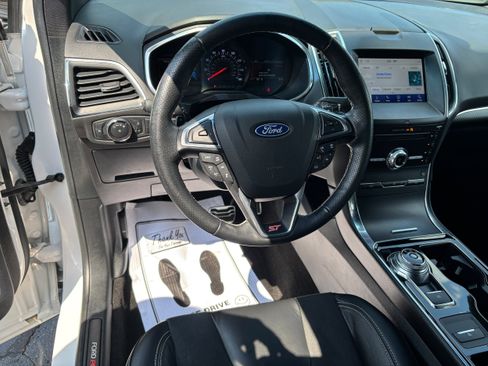 Used 2019 Ford Edge ST w/ Convenience Package AWD/4WD image 23