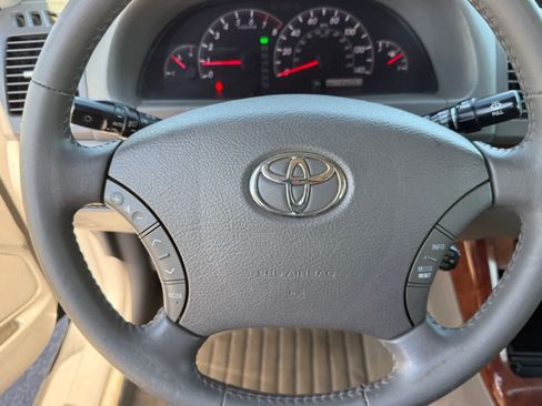Used 2005 Toyota Camry XLE w/ XLE Premium Plus Pkg FWD image 19