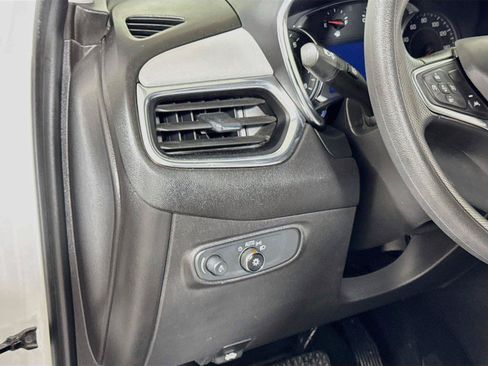 Used 2024 Chevrolet Equinox LS w/ LS Convenience Package FWD image 8