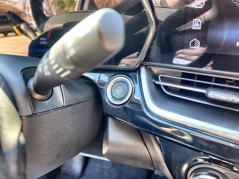 Used 2025 Chevrolet Trax RS w/ Sunroof Package image 16