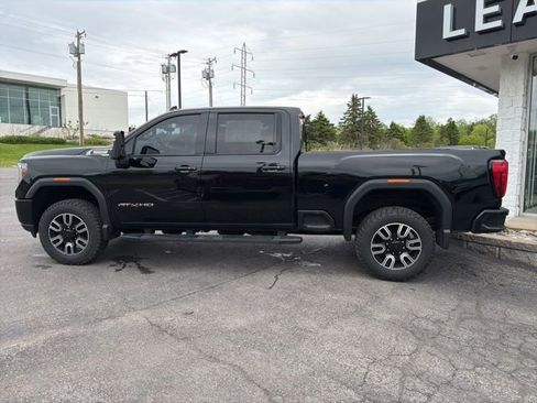 Used 2020 GMC Sierra 2500 AT4 w/ AT4 Premium Package AWD/4WD image 2