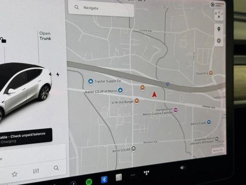 Used 2020 Tesla Model Y Long Range image 16