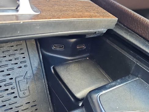 Used 2020 Mercedes-Benz GLE 450 GLE 450 w/ Premium Package image 19