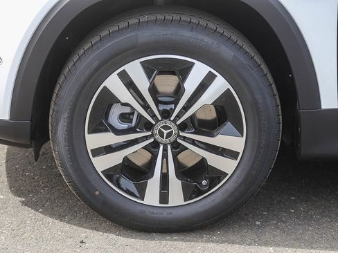 New 2026 Mercedes-Benz GLB 250 4MATIC image 9