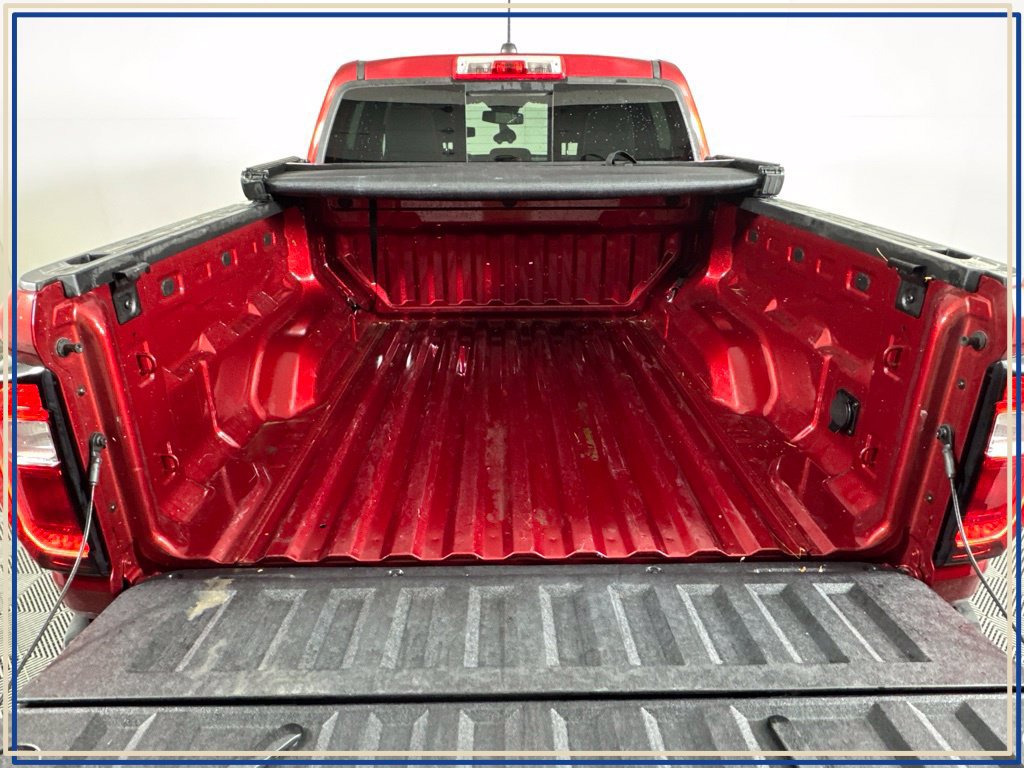 Certified 2025 GMC Canyon AT4 w/ AT4 Premium Package AWD/4WD image 35