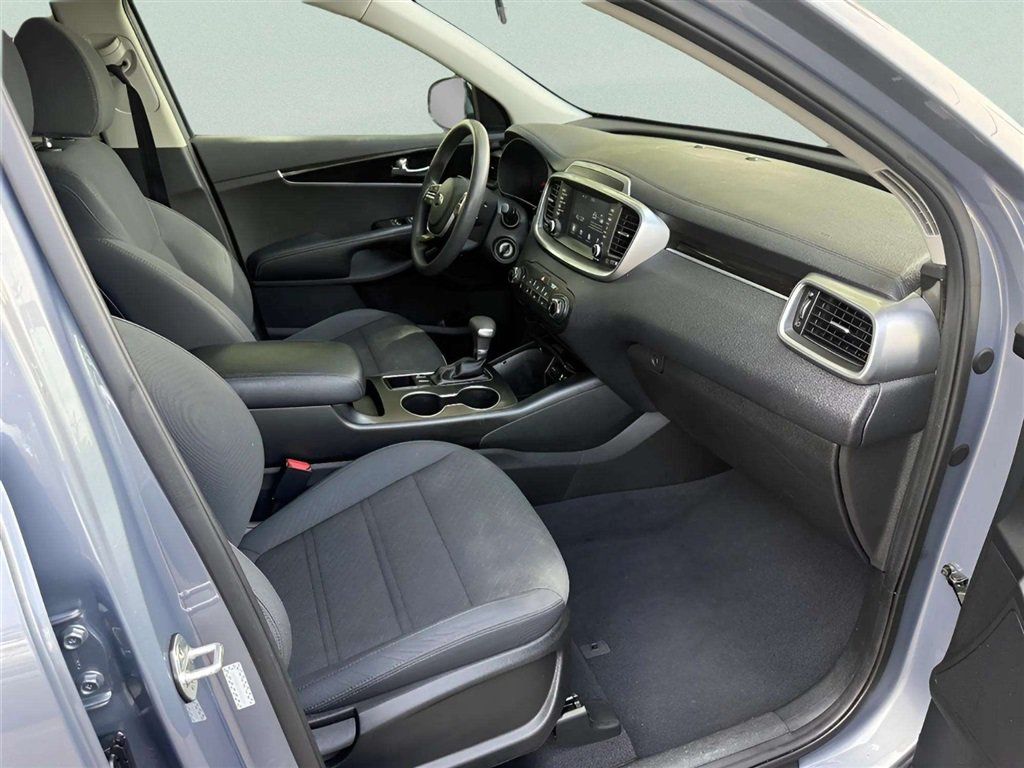 Used 2020 Kia Sorento L FWD image 18