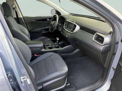 Used 2020 Kia Sorento L FWD image 18