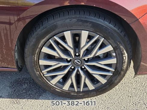 Used 2025 Nissan Altima 2.5 SV FWD image 17