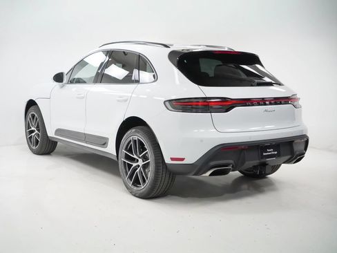 Certified 2026 Porsche Macan AWD/4WD image 3