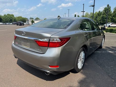 Used 2015 Lexus ES 350 w/ Luxury Package FWD image 4