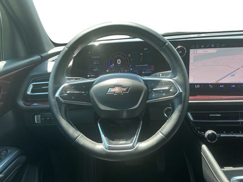 Used 2026 Chevrolet Traverse Z71 w/ Driver Confidence Package AWD/4WD image 18