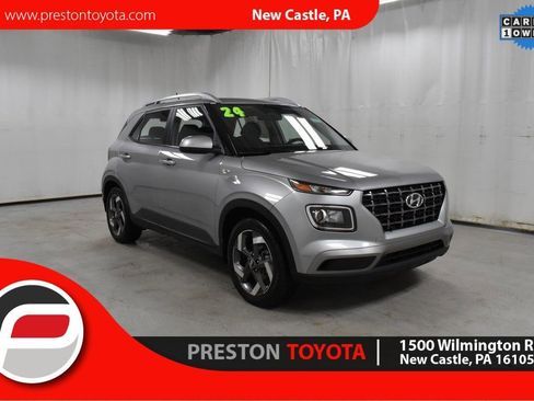 Used 2024 Hyundai Venue SEL image 1