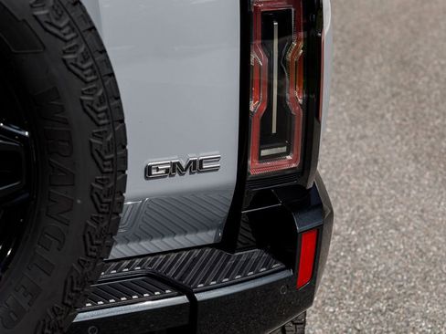 Used 2024 GMC Hummer EV 2X image 49