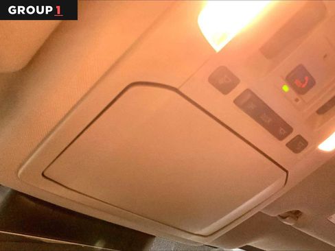 Used 2024 Toyota Highlander XLE image 34