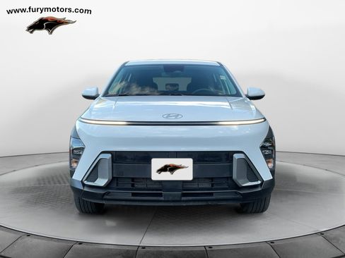 Used 2025 Hyundai Kona SE image 8