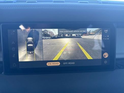 Used 2023 Land Rover Defender 90 S image 15