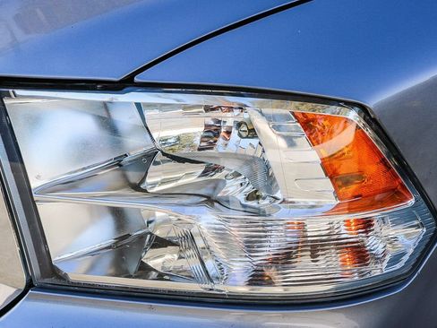 Used 2024 RAM 1500 Classic SLT image 5