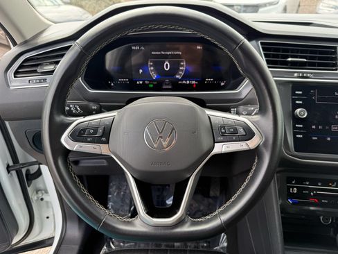 Used 2024 Volkswagen Tiguan SE AWD/4WD image 15
