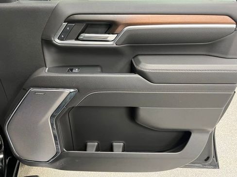 Used 2024 GMC Sierra 2500 Denali w/ Technology Package image 50