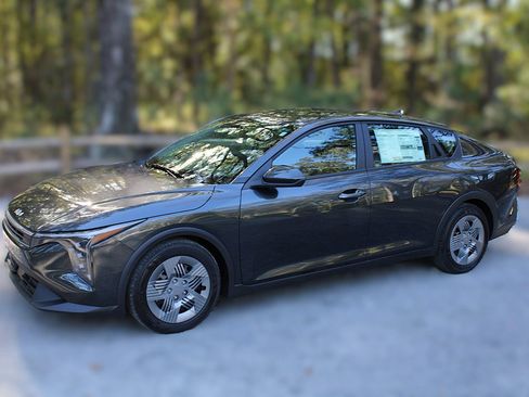 New 2025 Kia K4 LX image 4