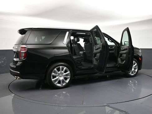 Used 2024 Chevrolet Tahoe High Country AWD/4WD image 32