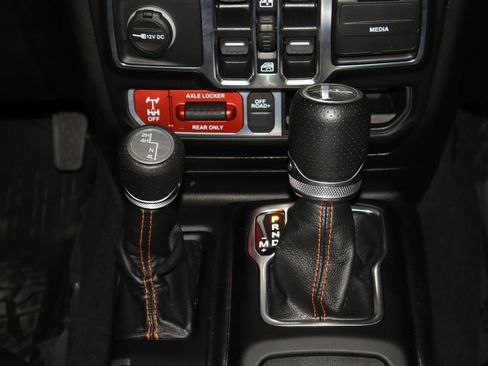 Used 2022 Jeep Gladiator Mojave AWD/4WD image 27