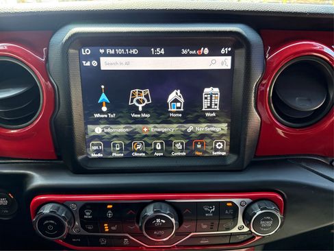 Used 2021 Jeep Gladiator Sport AWD/4WD image 30