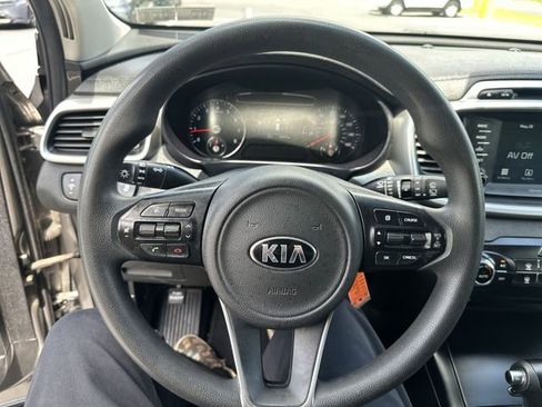 Used 2018 Kia Sorento AWD image 14