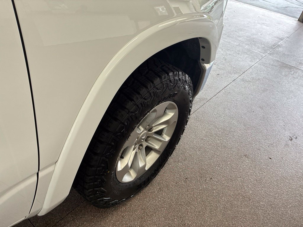 Used 2022 RAM 1500 Laramie w/ Off Road Group AWD/4WD image 43