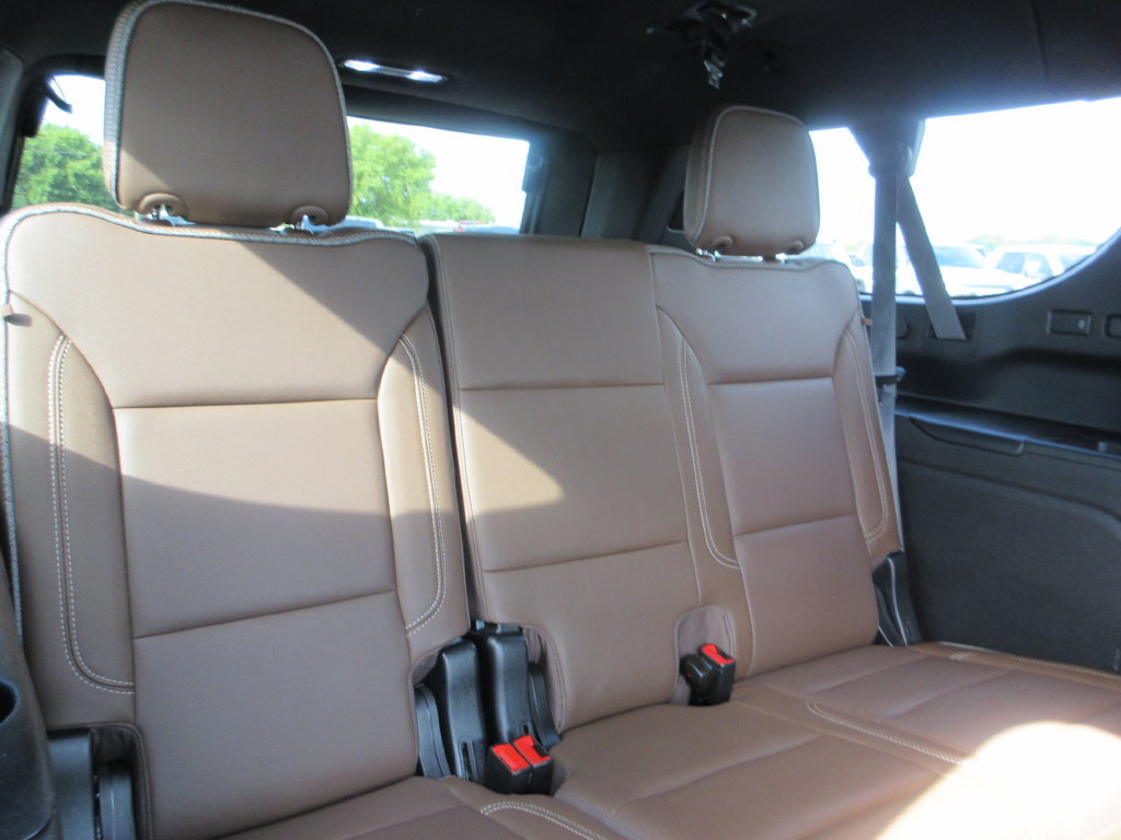 Certified 2022 Chevrolet Suburban High Country AWD/4WD image 26