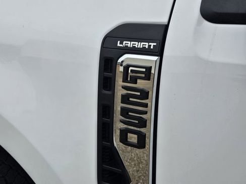 Used 2023 Ford F250 Lariat w/ Chrome Package image 32