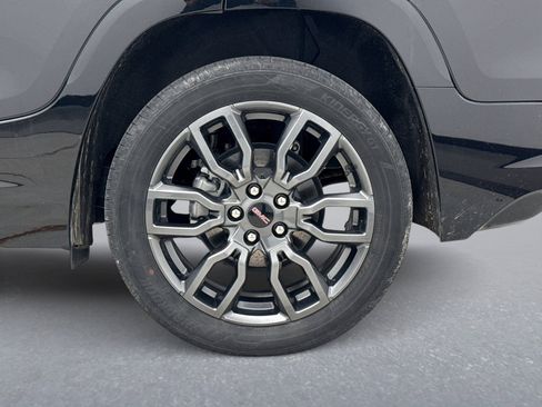 Used 2023 GMC Terrain Denali w/ Black Diamond Edition image 12