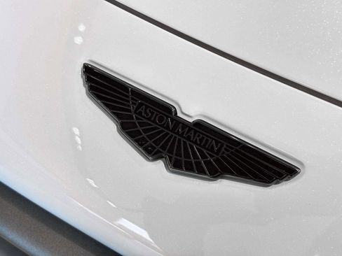 Used 2023 Aston Martin V8 Vantage Roadster image 36