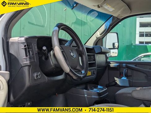 Used 2010 Chevrolet Express 3500 RWD image 12