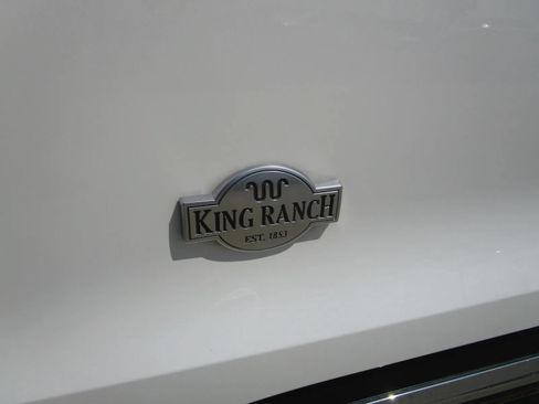 Used 2021 Ford Explorer King Ranch w/ Premium Technology Package AWD/4WD image 32